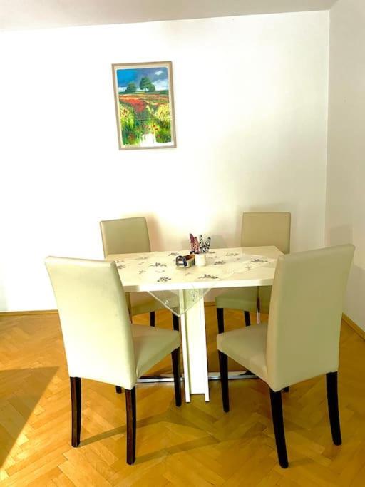 2,5 Izbovy Apartman V Ruzinove S Parkovanim Zdarma Μπρατισλάβα Εξωτερικό φωτογραφία